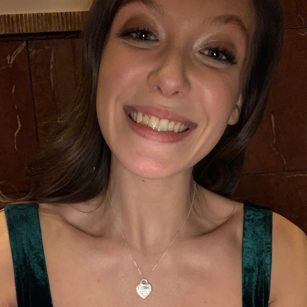 Meet your Posher, Olivia